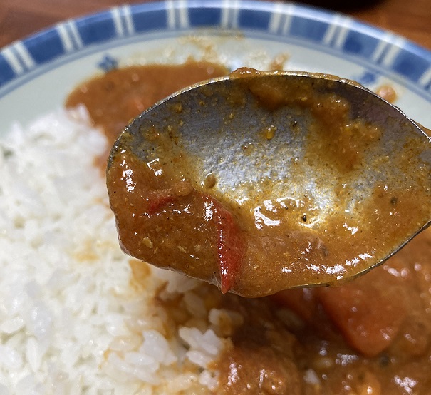 感想】成城石井の6種野菜と9種スパイスのトマトカレーは「あっさり系カレー」｜カエデのゆるっと日常ブログ